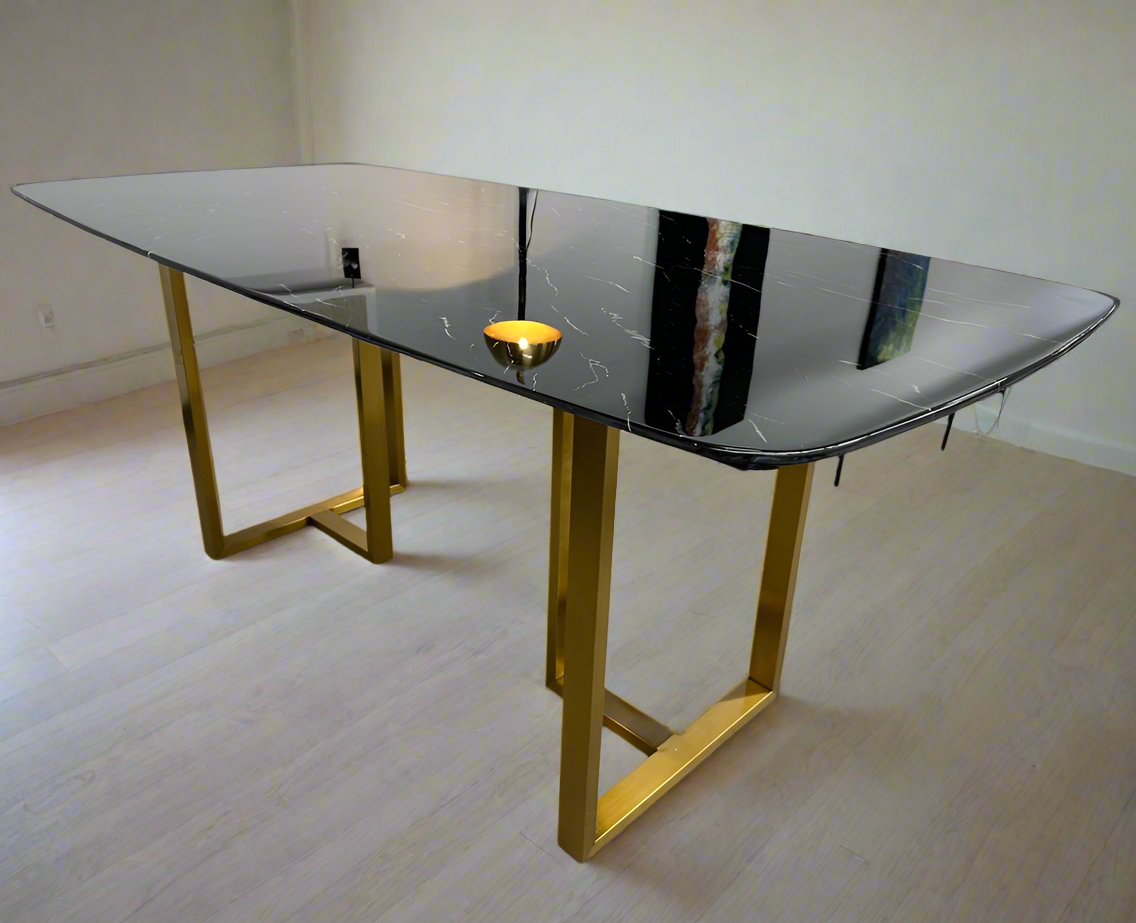 Amatista Dining Table