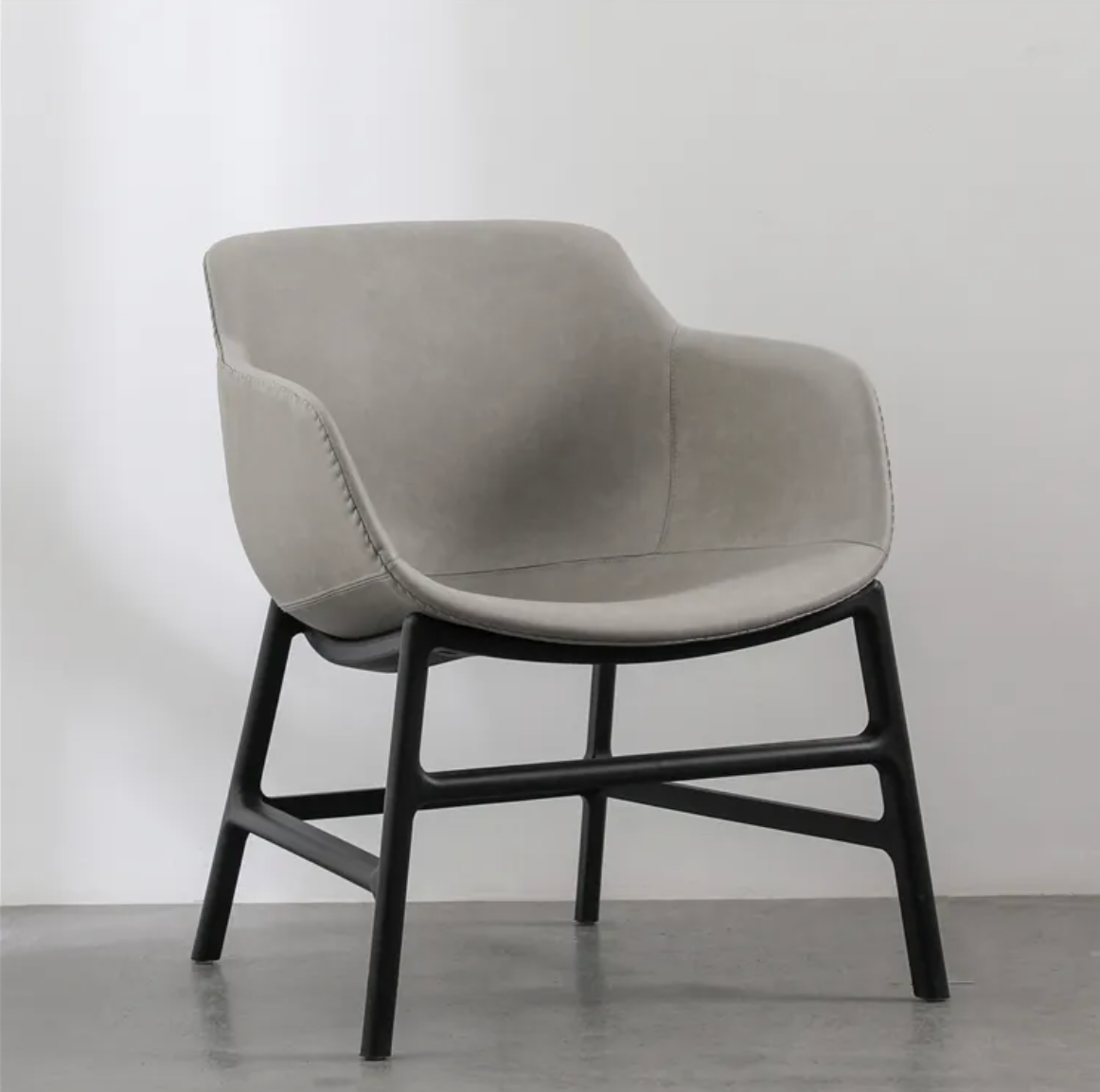 Lola Lounge Chair